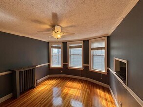 57 Clarendon Ave, Unit 57 in Somerville, MA - Foto de edificio - Building Photo