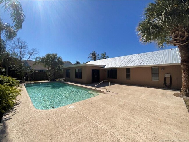 2191 NW 20th Ave in Stuart, FL - Building Photo - Building Photo