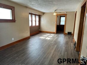 3933 R St in Omaha, NE - Building Photo - Building Photo