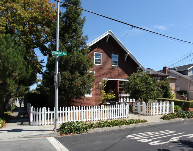 460 Wisnom Ave in San Mateo, CA - Foto de edificio - Building Photo