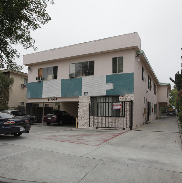 11446 Califa St in North Hollywood, CA - Building Photo