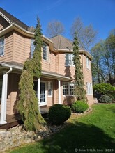 15 Ledge Rd in Southington, CT - Building Photo - Building Photo