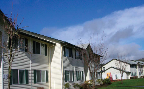 River Crest Apartments in Sheridan, OR - Foto de edificio