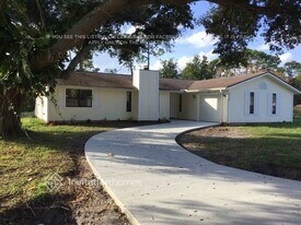 6960 Belfast Ave in Cocoa, FL - Building Photo