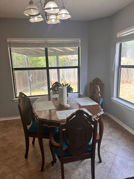 25039 Summit Creek in San Antonio, TX - Building Photo