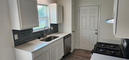 1009 Shorecrest Dr in Garland, TX - Building Photo - Building Photo