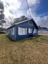 1553 Dover St in Boling, TX - Building Photo - Building Photo