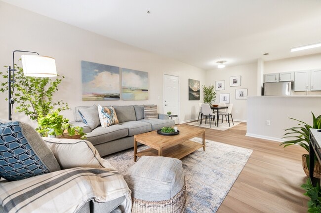 Evergreen at the Bluffs in Knoxville, TN - Foto de edificio - Building Photo