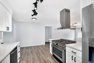 365 NE Palmblad Dr in Gresham, OR - Building Photo - Building Photo