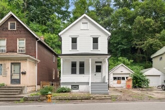 1609 Lynn Ave in Turtle Creek, PA - Building Photo - Building Photo
