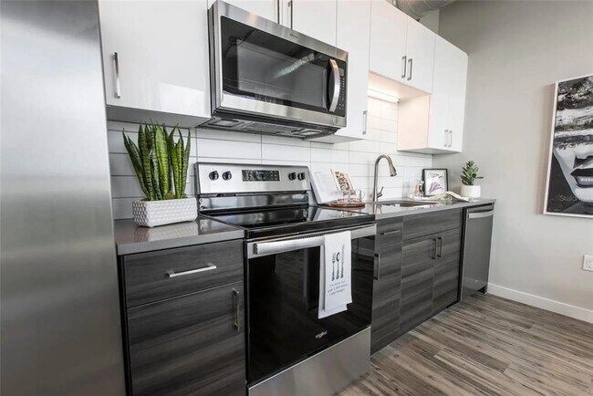 160 16th St N in St. Petersburg, FL - Building Photo - Building Photo