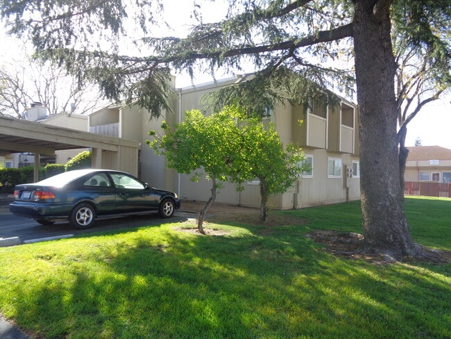 property at 1909 Covillaud St