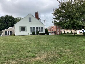 225 N Grant St in Waynesboro, PA - Building Photo - Building Photo