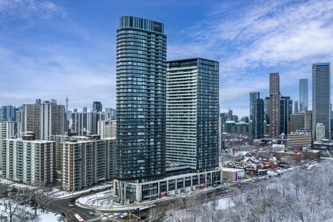 Via Bloor in Toronto, ON - Building Photo