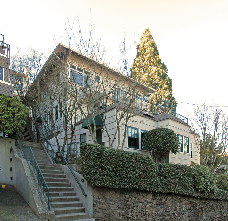 821 SW Green Ave in Portland, OR - Foto de edificio