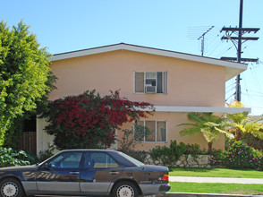 360 S Reeves Dr in Beverly Hills, CA - Building Photo - Building Photo