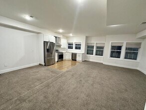 132 HOPKINS Ave in Jersey City, NJ - Building Photo - Building Photo