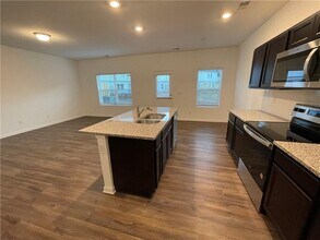 1486 Ben Park Way in Grayson, GA - Foto de edificio - Building Photo