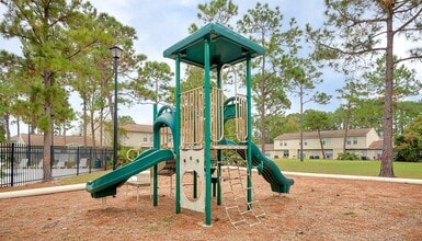Pinewood Pointe in Jacksonville, FL - Building Photo - Building Photo