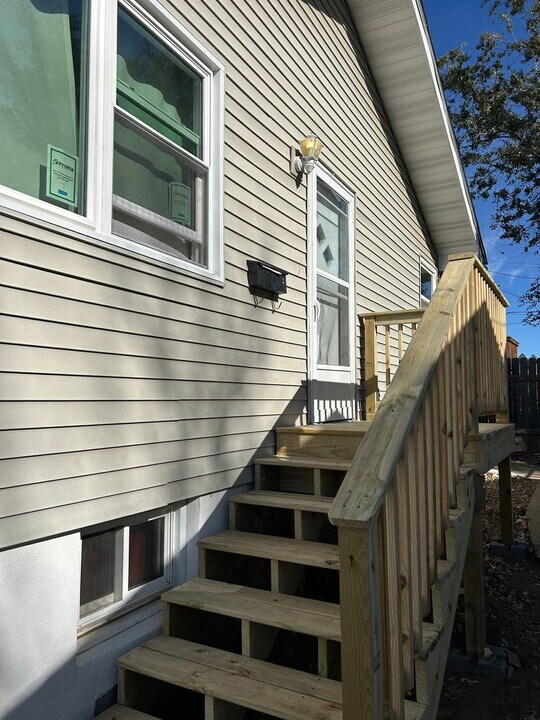 1016 11th Ave W in Dickinson, ND - Building Photo