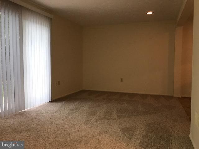 1542 Pin Oak Dr in Waldorf, MD - Building Photo - Building Photo