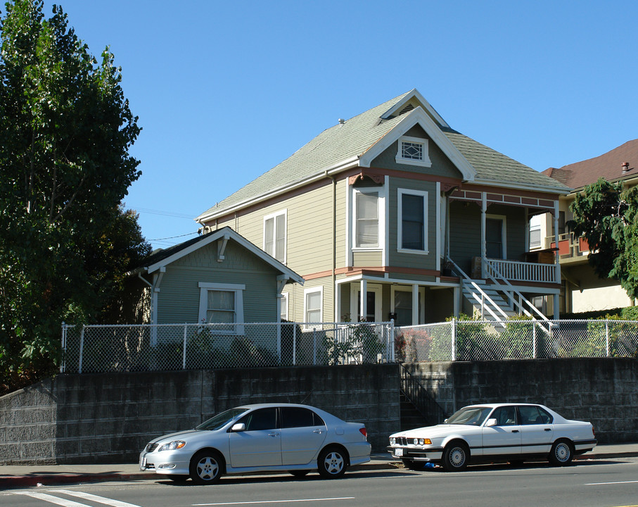 1045 Georgia St in Vallejo, CA - Building Photo