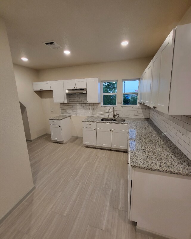 647 Hammond Ave, Unit 201 in San Antonio, TX - Building Photo - Building Photo