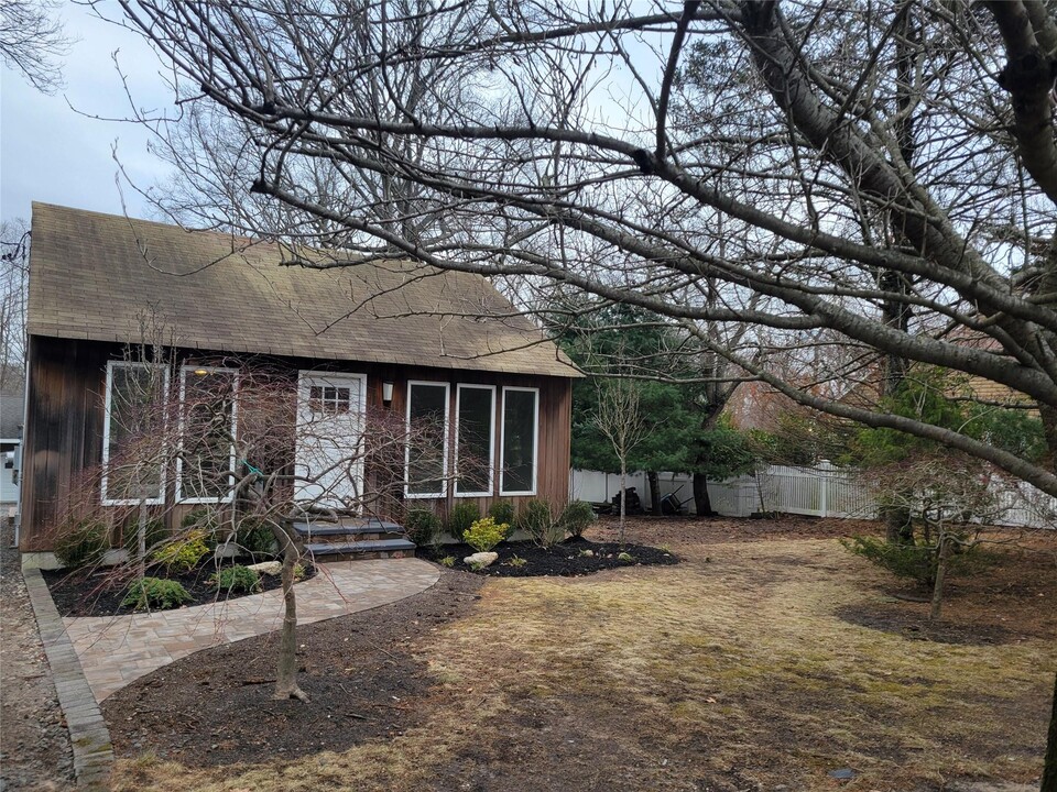 93 Brooksite Dr in Smithtown, NY - Building Photo