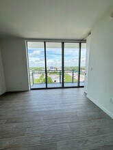 342 NE 35th St, Unit A1 in Miami, FL - Building Photo - Building Photo