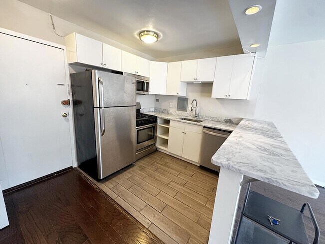 922 24th St NW, Unit 107 in Washington, DC - Building Photo - Building Photo