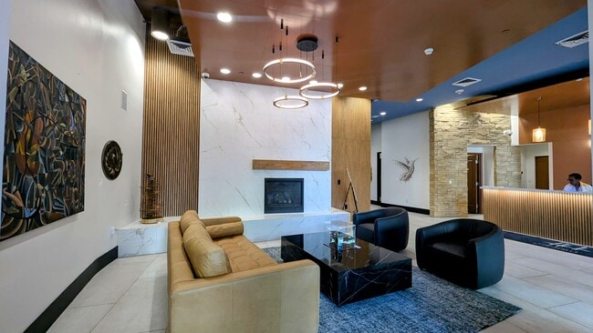 310 S 4th St, Unit 1405 in Phoenix, AZ - Building Photo - Building Photo