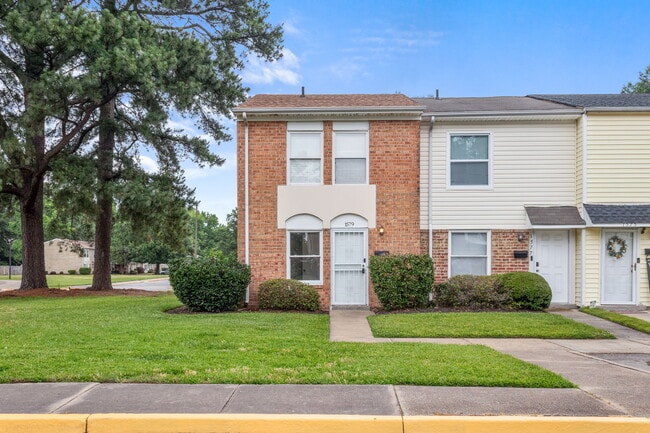 property at 1579 Darren Cir