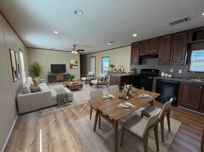 709 N Collins Fwy in Howe, TX - Building Photo - Building Photo