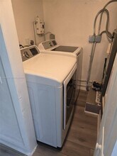 2523 NW 32nd St in Miami, FL - Building Photo - Building Photo