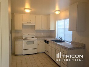 782 Glen Molly Dr in Sparks, NV - Building Photo - Building Photo