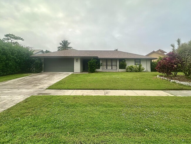 13987 Columbine Ave in Wellington, FL - Building Photo - Building Photo