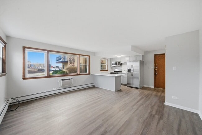 7709 W Marwood Ave, Unit 1N in Elmwood Park, IL - Foto de edificio - Building Photo