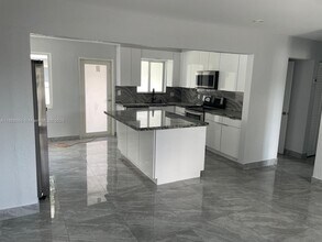3301 NW 11th St in Miami, FL - Building Photo - Building Photo