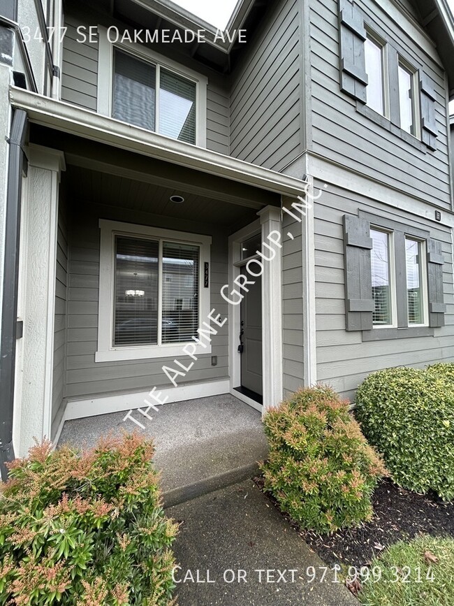 3477 SE Oakmeade Ave in Hillsboro, OR - Foto de edificio - Building Photo