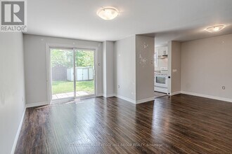 39-39 Laurie Crescent in Barrie, ON - Building Photo - Building Photo