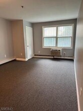 170 N Oraton Pkwy in East Orange, NJ - Building Photo - Building Photo