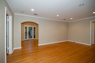 9327 Peninsula Dr in Dallas, TX - Building Photo - Building Photo