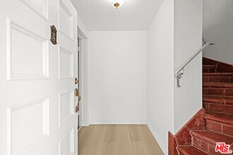 3715 Homeland Dr in Los Angeles, CA - Building Photo - Building Photo