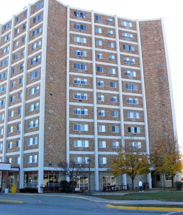 Valley View Tower in Winona, MN - Building Photo