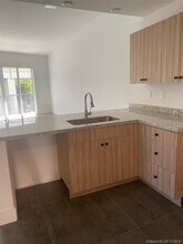 2010 SW 25th Terrace-Unit -206 in Miami, FL - Building Photo - Building Photo