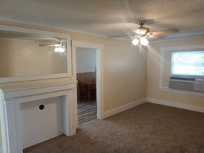 824 N Pennsylvania Ave in Independence, KS - Building Photo - Building Photo