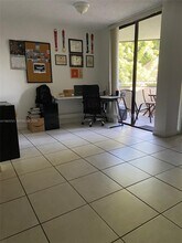 8275 SW 152nd Ave in Miami, FL - Foto de edificio - Building Photo