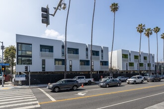 THE CHARLIE SM YALE in Santa Monica, CA - Building Photo - Building Photo