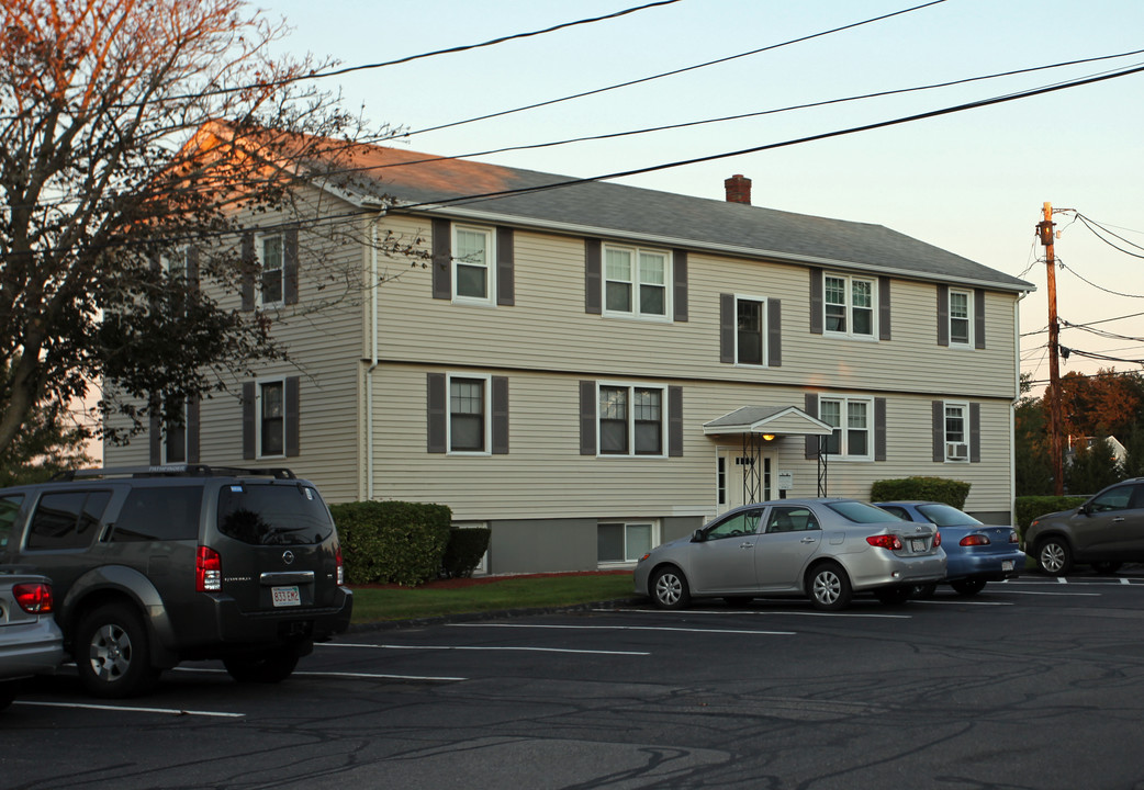 River Drive Apartments in Danvers, MA - Foto de edificio