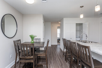 Dodson Pointe Apartment Homes in Rogers, AR - Foto de edificio - Interior Photo